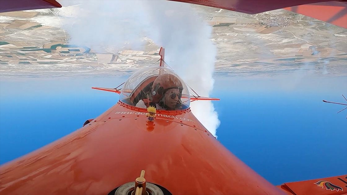 Türk kadın akrobasi pilotu ay yıldızlı bayrağı Almanya’da dalgalandıracak