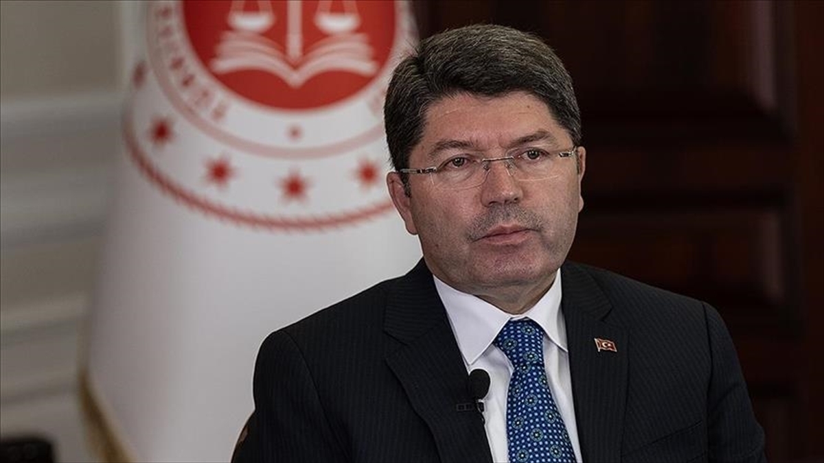Adalet Bakanı Tunç, İsveç’te Cumhurbaşkanı Erdoğan’ı hedef alan provokasyonları kınadı