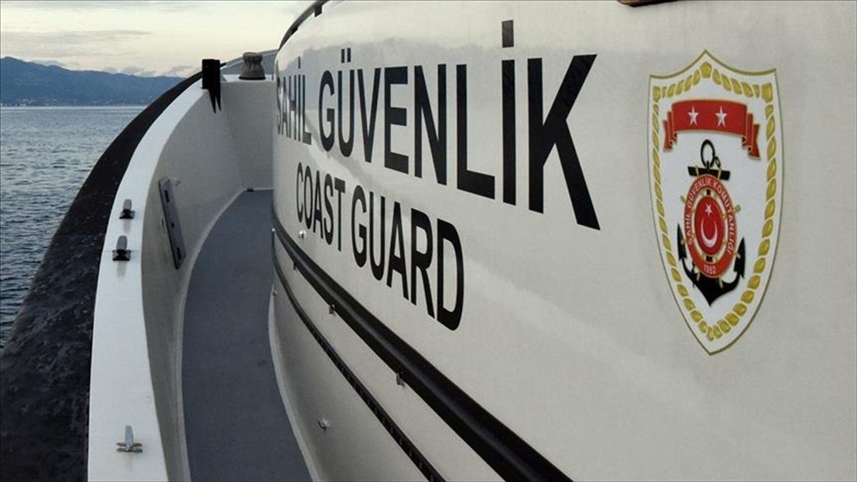 Sahil Güvenlik Komutanlığı: Kayıp göçmen bulunduğunun bildirilmesi üzerine derhal arama kurtarma faaliyetlerine başlandı