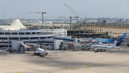 Rekor yolcu ağırlayan Antalya havalimanı bir taraftan da yenileniyor