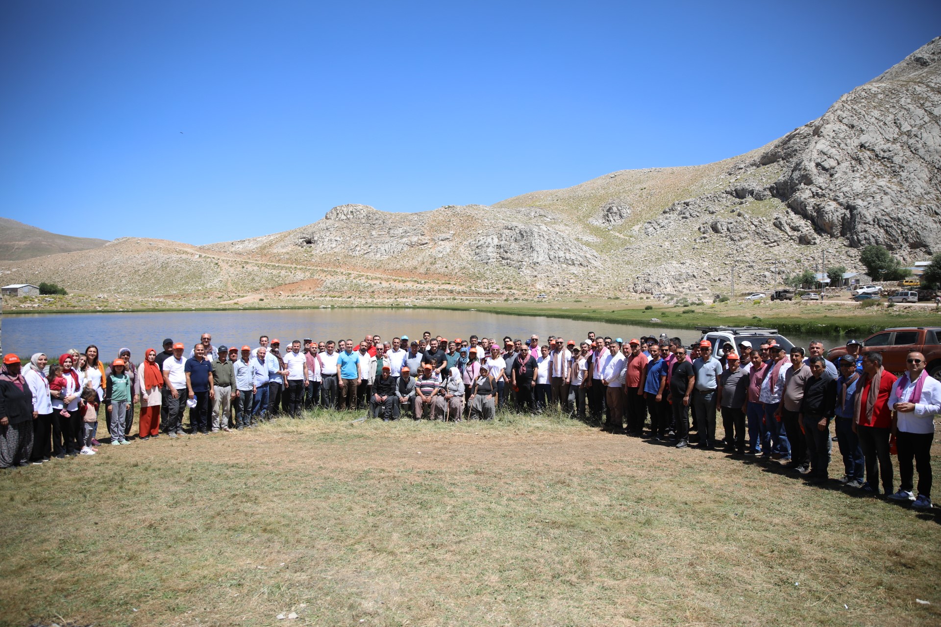 23 BATI YAYLASINA HİZMET YAĞMURU BAŞKAN YÜCEL