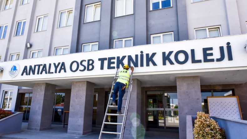 ANTALYA OSB EĞİTİM ALANLARINI GÜÇLENDİRDİ