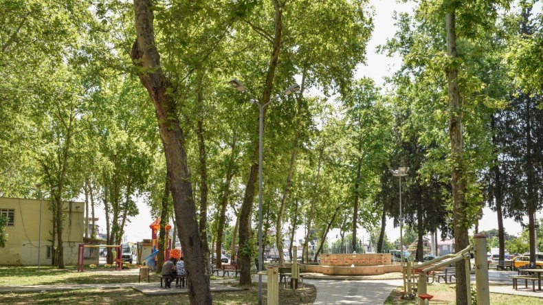 Varsak’a millet kıraathaneli meydan