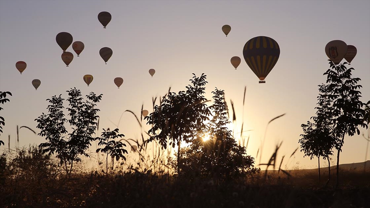 Kapadokya’da sıcak hava balon turları hafta sonuna ertelendi