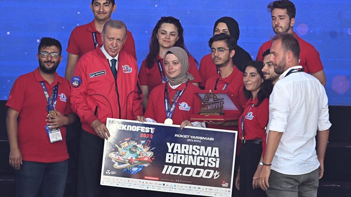 En iyi girişim ödülleri TEKNOFEST’te sahiplerini buldu