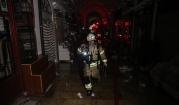 İstanbul’da Kapalıçarşı’nın çatısında çıkan yangın söndürüldü