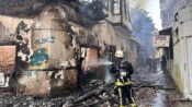 Antalya’da çıkan yangında iki metruk bina, müstakil ev ve apartman zarar gördü