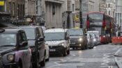 İngiltere, benzinli ve dizel otomobillerin satışına yönelik yasağı 2035’e erteleyecek