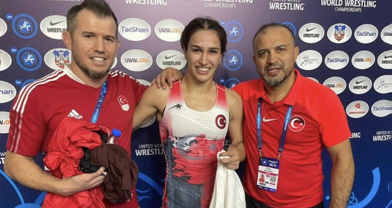 Buse Tosun Çavuşoğlu, Dünya Güreş Şampiyonası’nda Türkiye’ye olimpiyat kotası kazandırdı