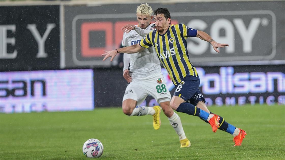 Fenerbahçe, Süper Lig’de yarın Alanyaspor’a konuk olacak