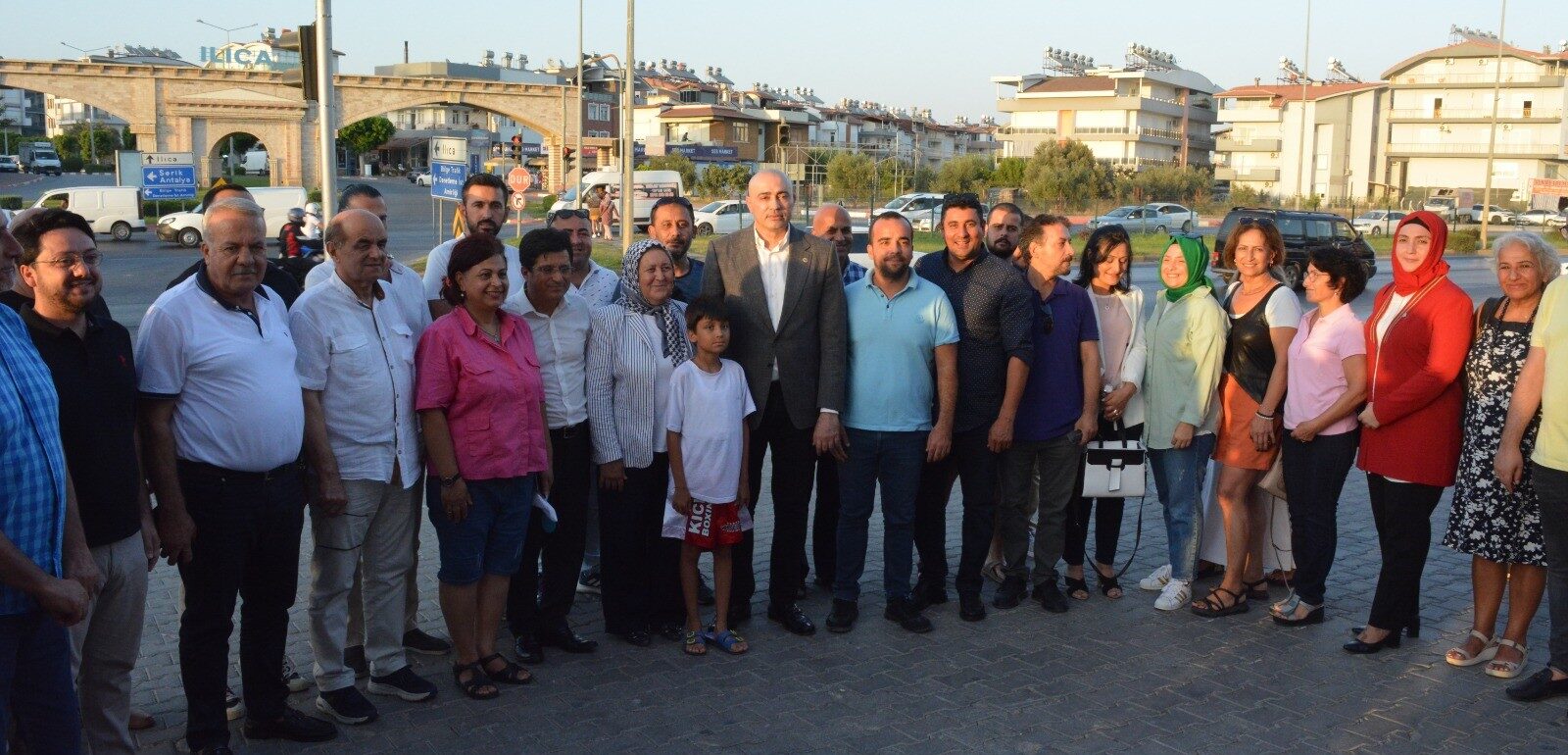 Kıymetli vatandaşlarımız ve basın mensupları hepinizi saygı ve sevgiyle selamlıyorum.