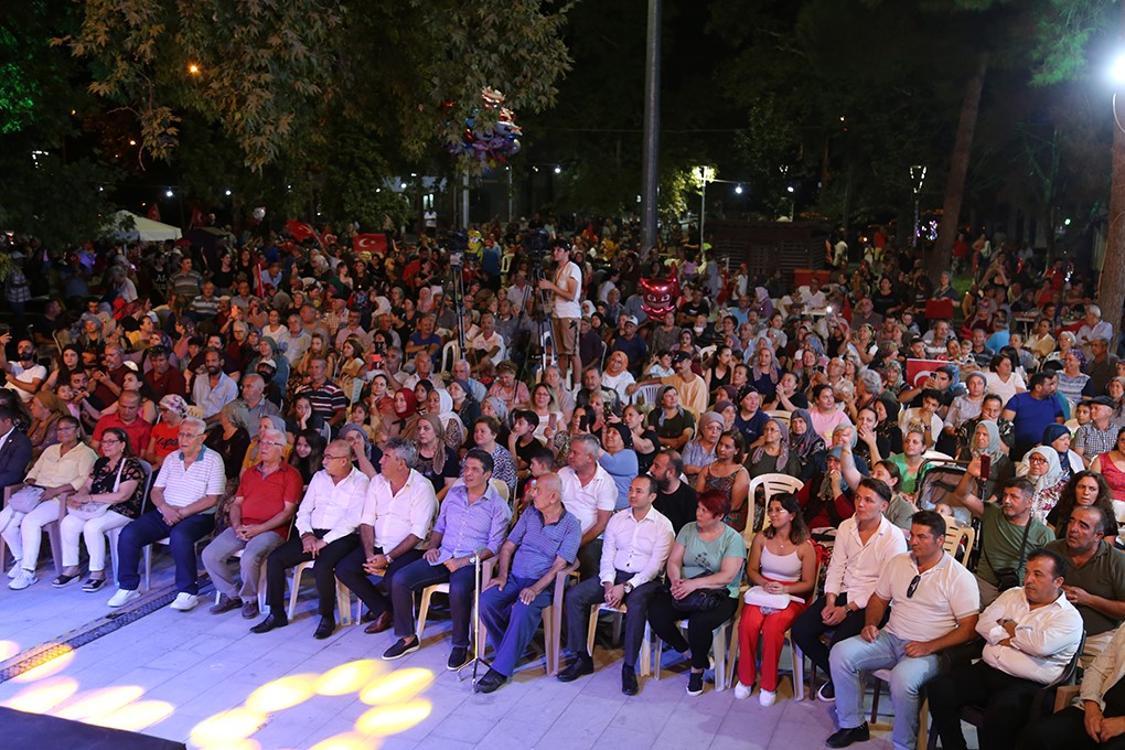 Döşemealtı Badem Şenlikleri’nde Karnaval havasında eğlence