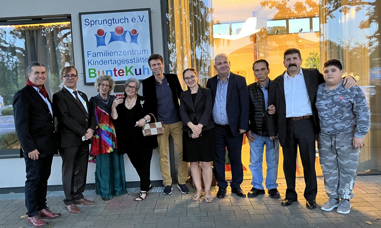 “İYİ BİR KOMŞU, AKRABADAN DA İYİDİR!”
