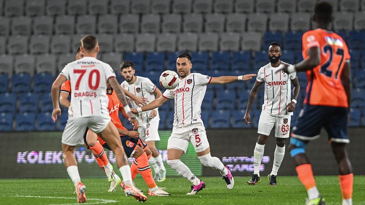 AA-20231007-32338257-32338256-BASAKSEHIR_SAHASINDA_GAZIANTEP_FKYI_20_MAGLUP_ETTI