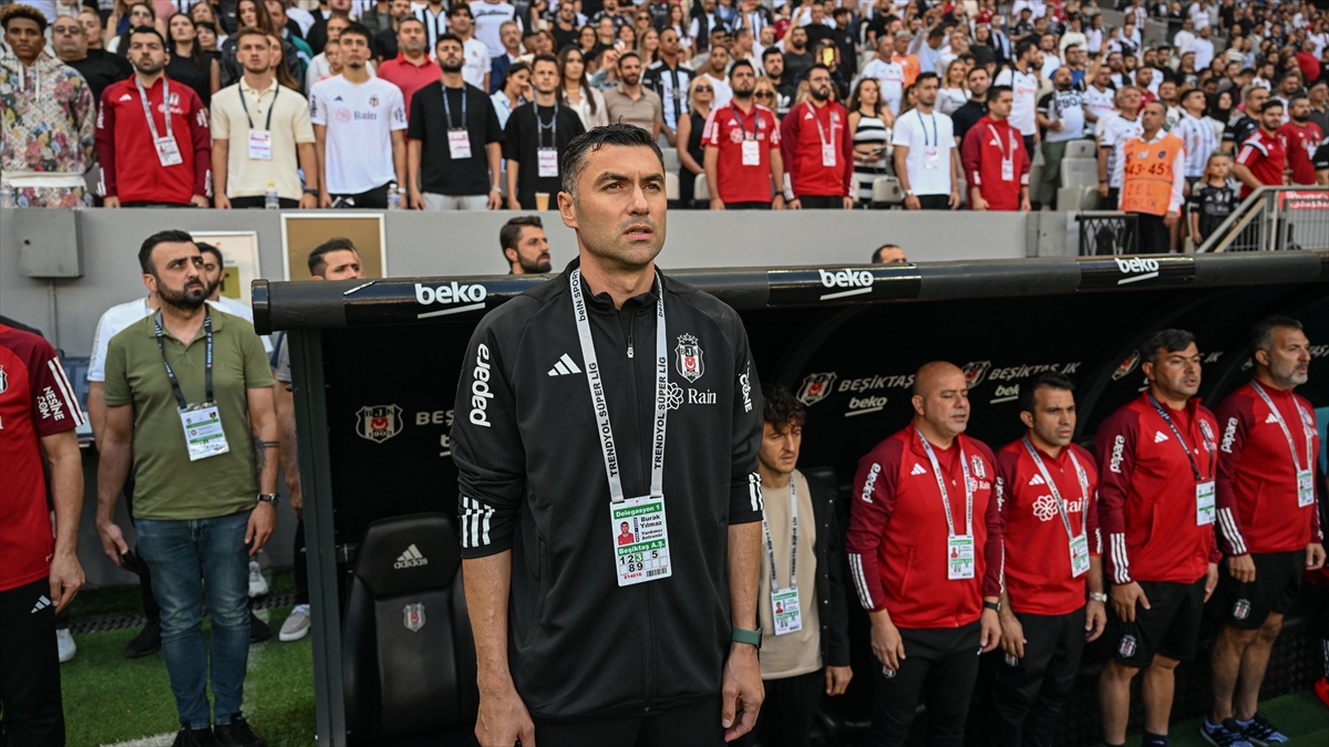Beşiktaş, olağanüstü genel kurula kadar Burak Yılmaz’la devam edecek