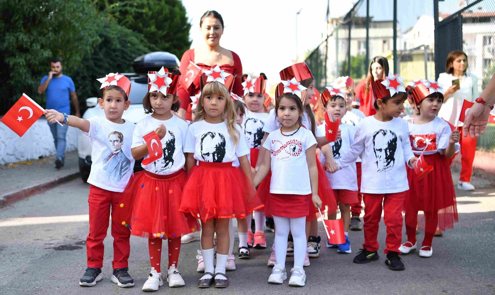 Miniklerden 100. yıl coşkusu