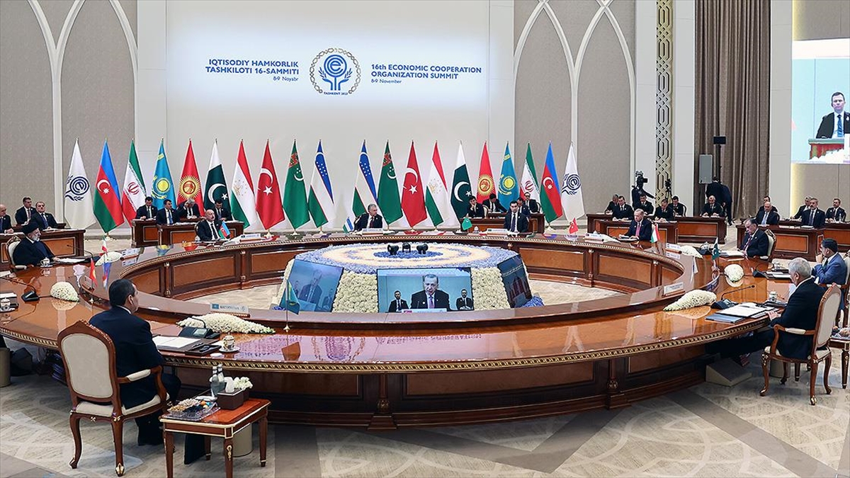 Özbekistan’da düzenlenen Ekonomik İşbirliği Teşkilatı 16. Liderler Zirvesi sona erdi