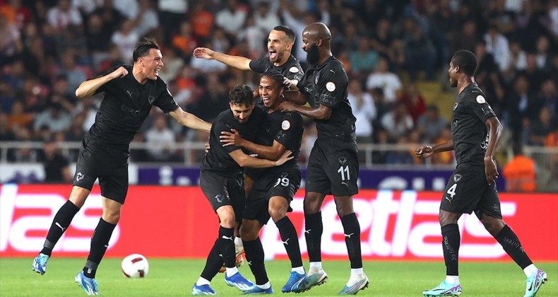 Hatayspor, Galatasaray’ın ligdeki yenilmezlik serisini bitirdi