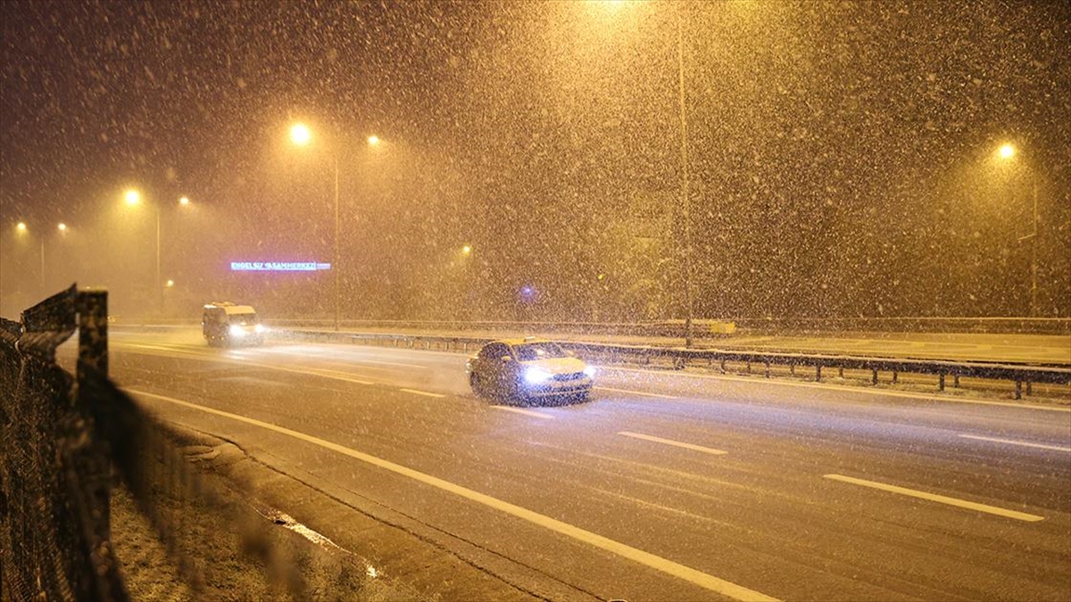 İstanbul’da bazı bölgelerde kar başladı