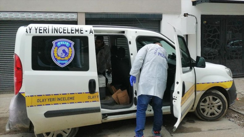Manisa’da bir apartmandaki asansörde anne ile kızının cesedi bulundu