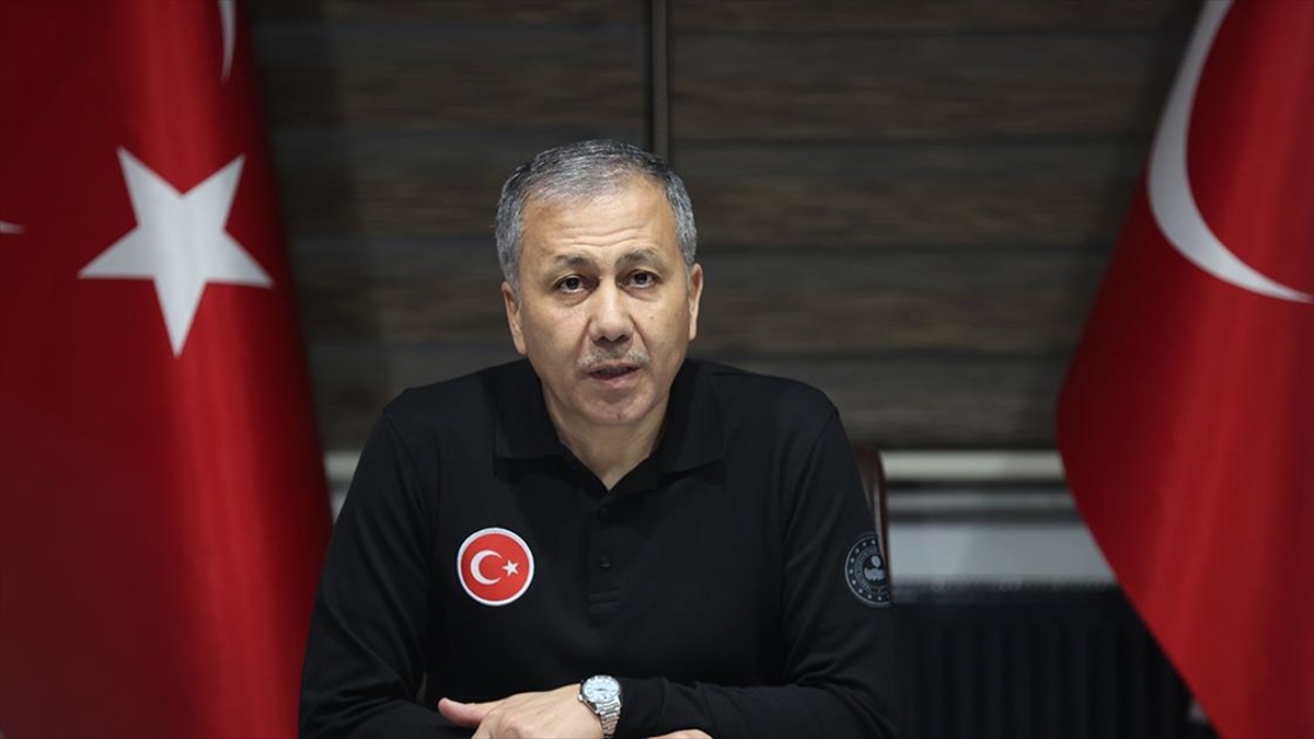 Bakan Yerlikaya, Zonguldak’ta iletişimin kesildiği geminin battığını bildirdi