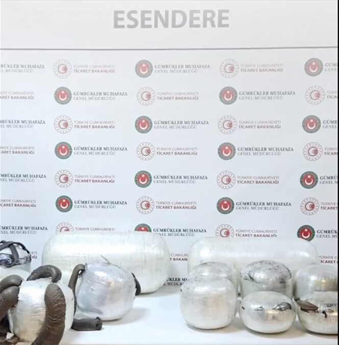 Bakan Bolat! Esendere’de 119;7 kilogram afyon sakızı cinsi uyuşturucu ele geçirildiğini bildirdi
