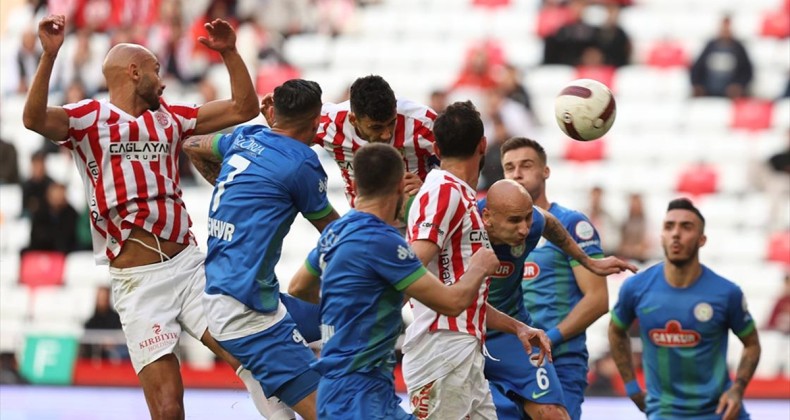 Antalyaspor ile Çaykur Rizespor berabere kaldı