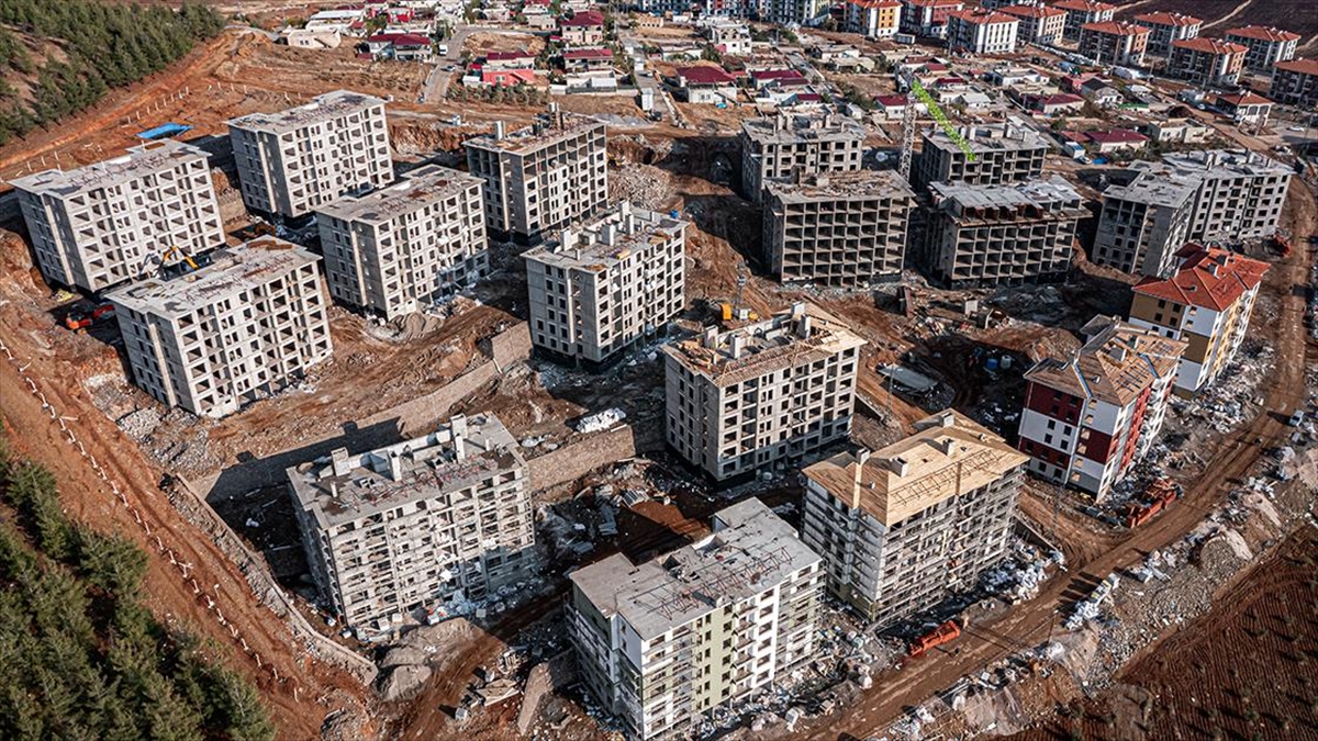 Nurdağı’ndaki deprem konutları havadan görüntülendi
