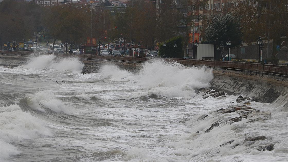 Tekirdağ’da deniz ulaşımına lodos engeli