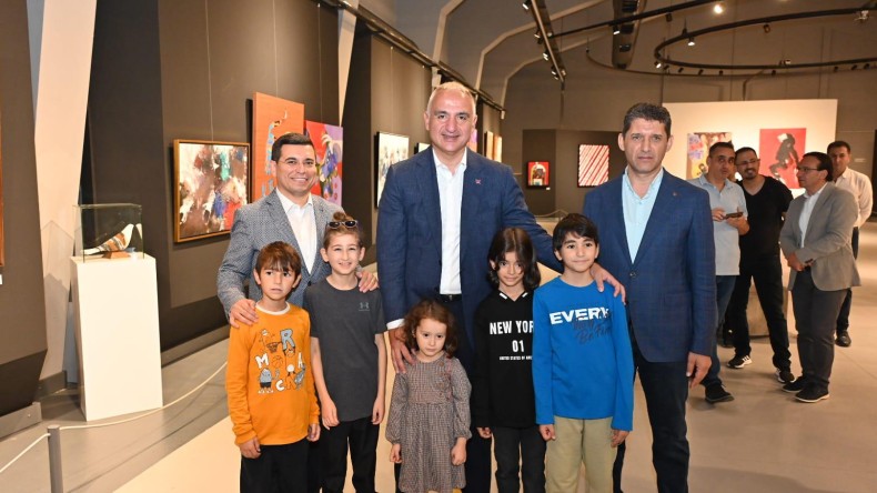 Kültür ve Turizm Bakanı Ersoy, Dokumapark’ı gezdi
