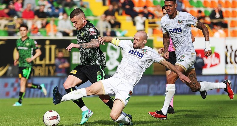 Alanyaspor-Konyaspor maçında beraberlik
