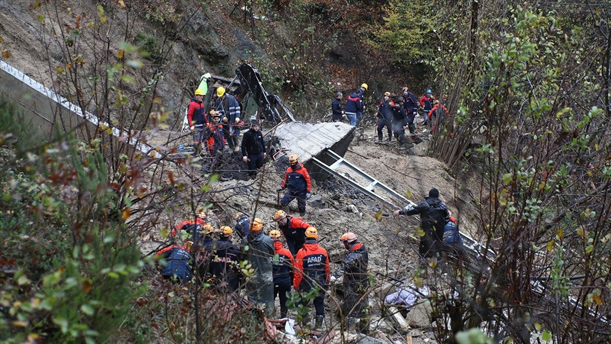 Zonguldak’ta heyelandan etkilenen 6 kişinin tedavisi sürüyor