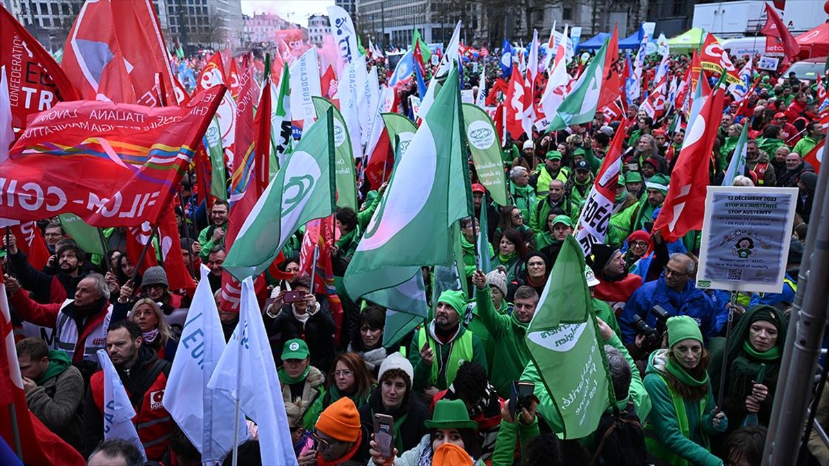 Brüksel’de “kemer sıkma politikaları” protesto edildi