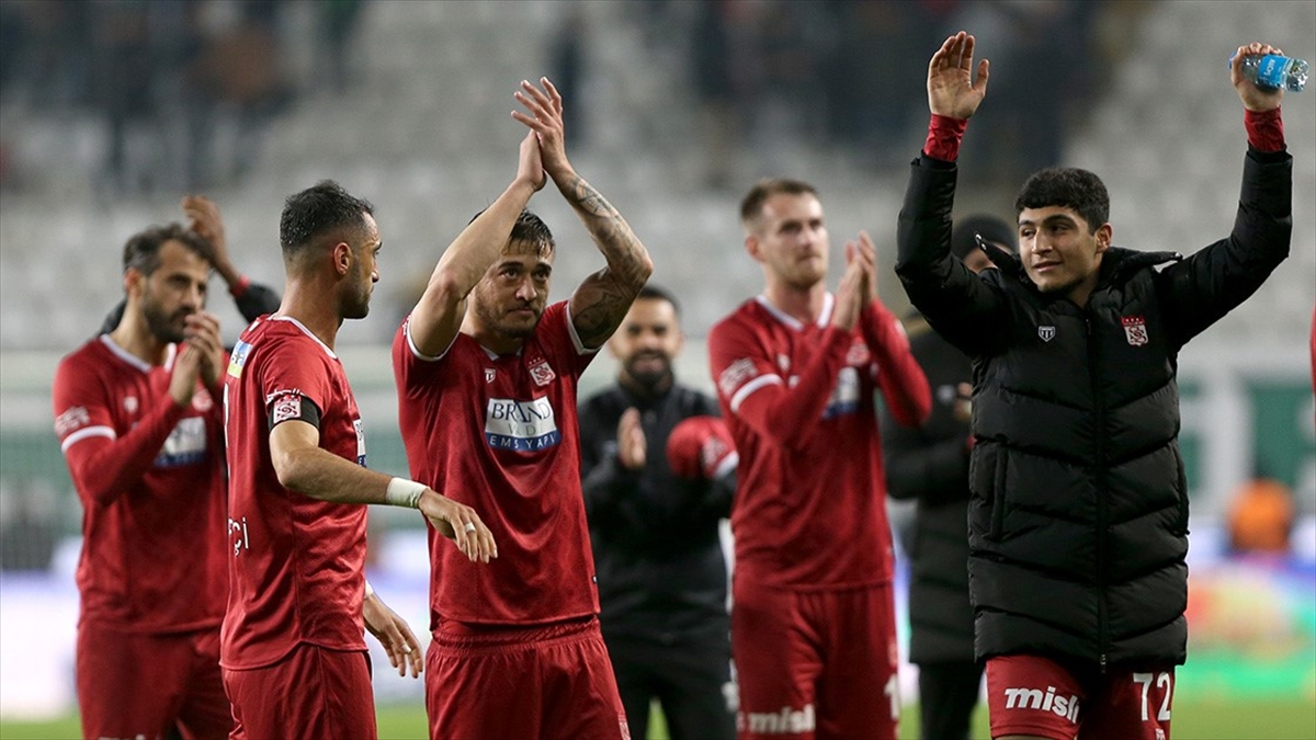 AA-20231218-33210695-33210694-SIVASSPOR_SUPER_LIGDE_YARIN_BASAKSEHIRE_KONUK_OLACAK