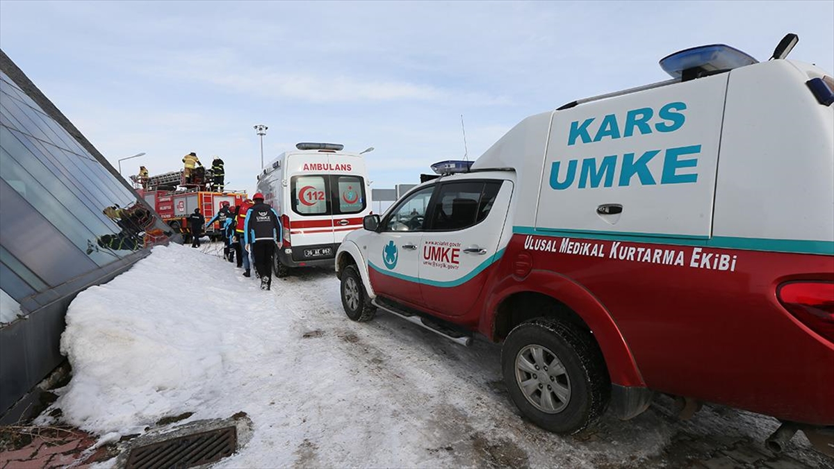 Güvenli kayak tatili için Sarıkamış’ta yapılan tatbikat gerçeği aratmadı