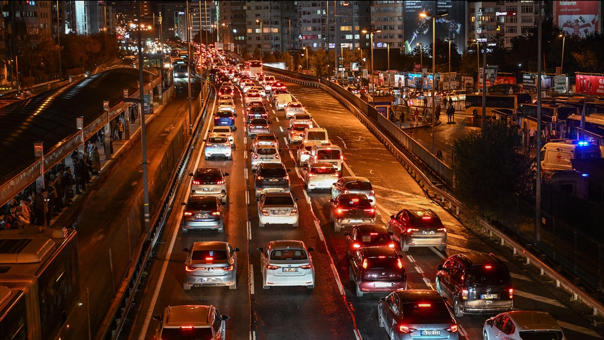 İstanbul’da akşam trafik yoğunluğu yüzde 89’a çıktı