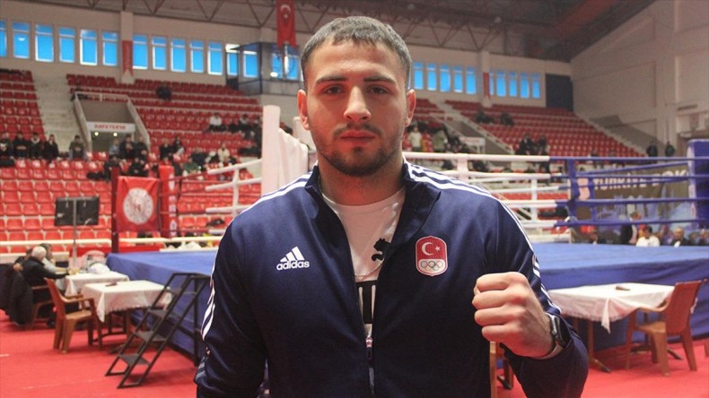 Milli boksör Berat Acar’ın hedefi Paris 2024 Olimpiyatları’nda altın madalya