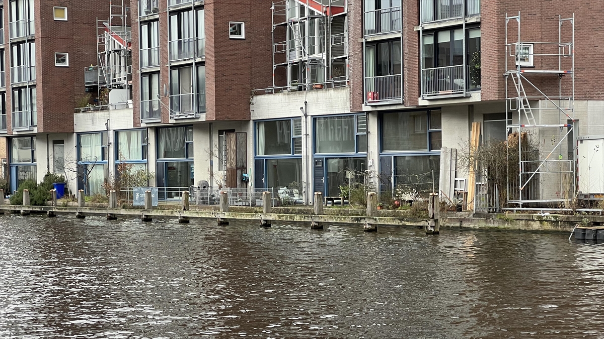 Hollanda’da yağışlar nedeniyle kanal ve nehirlerin debileri kritik seviyeye ulaştı