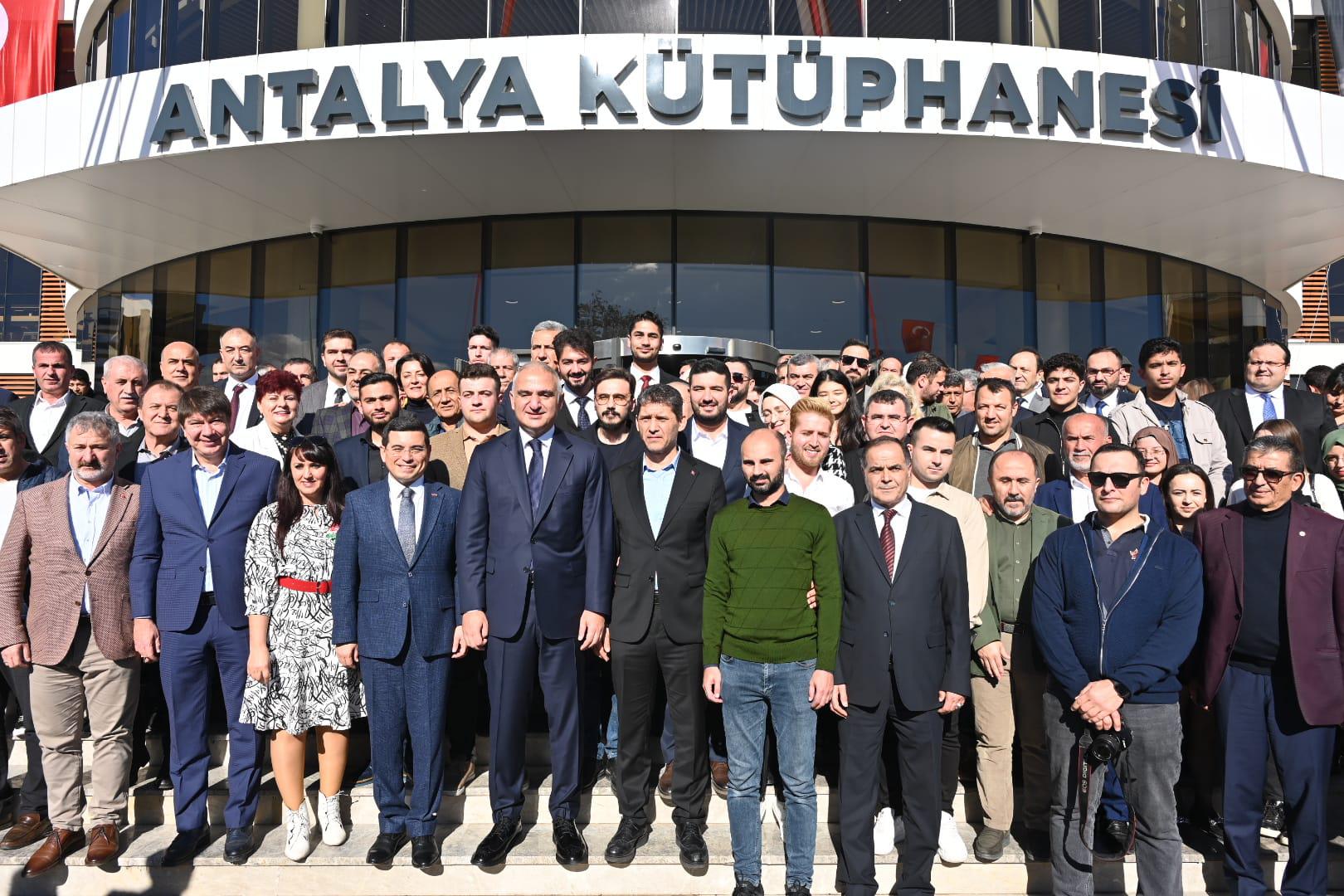 Akdeniz’in en büyük kütüphanesi Bakan Ersoy katılımıyla açıldı
