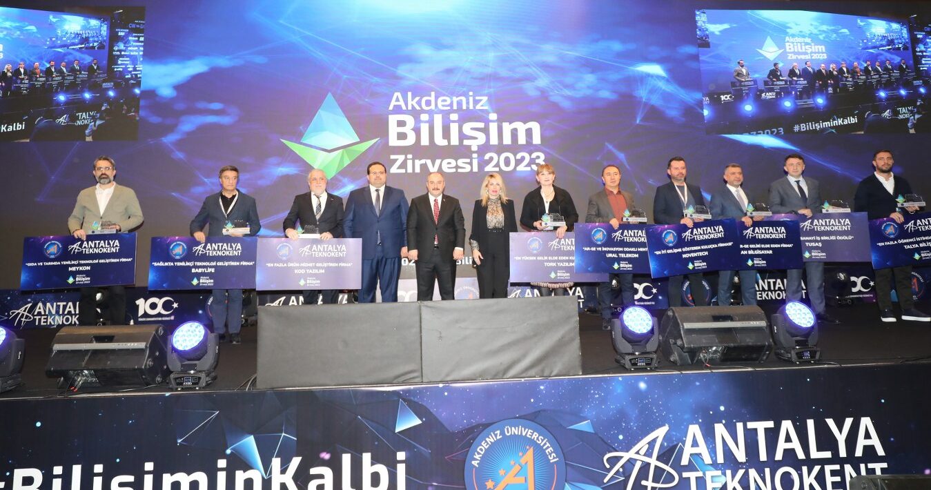 Bölgenin alanında en büyüğü olan Akdeniz Bilişim Zirvesi düzenlendi