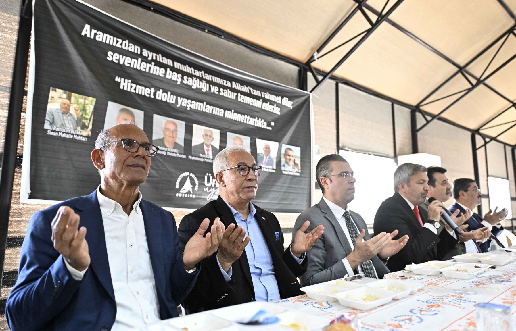 Muratpaşa’dan vefat eden muhtarlara mevlit 