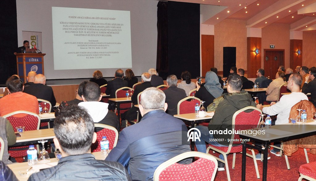 Antalya’da konutların turizm amaçlı kiralanmasına ilişkin yönetmelik hakkında bilgilendirme yapıldı