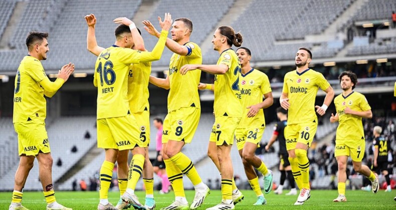 Fenerbahçe, deplasmanda İstanbulspor’u 5-1 yendi