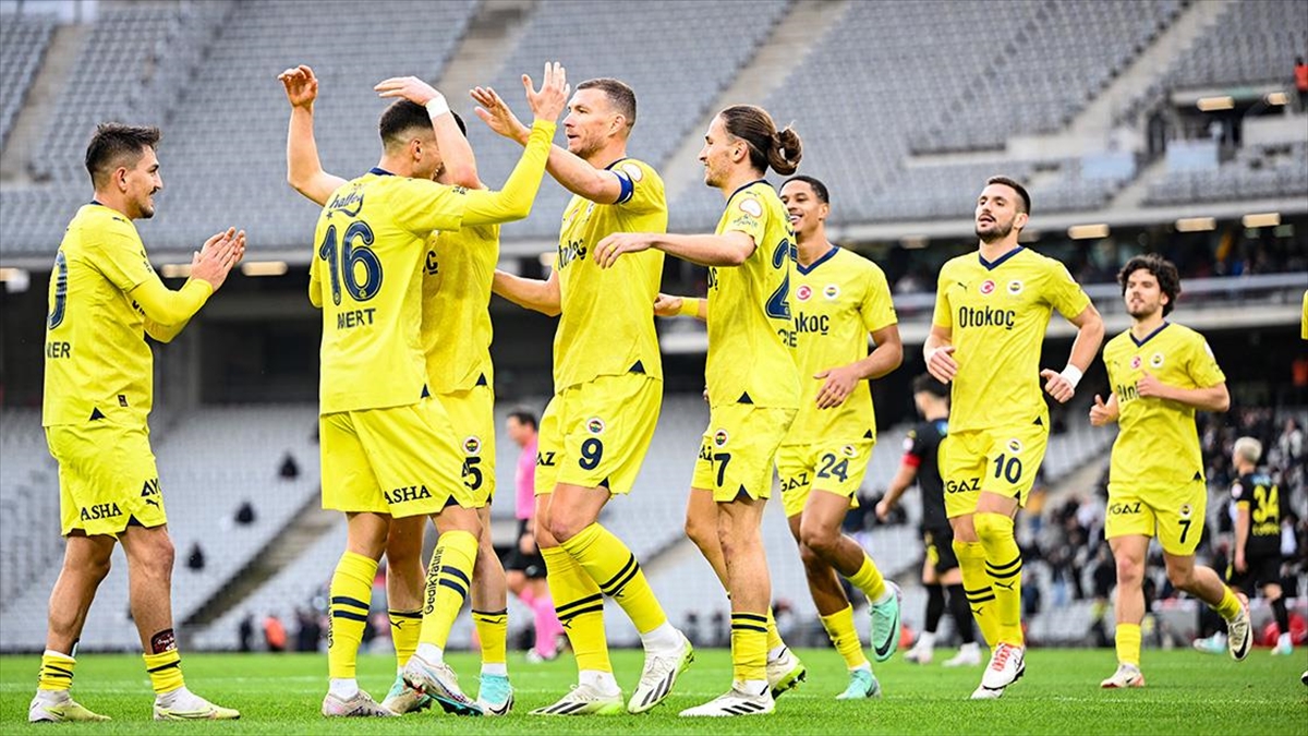 Fenerbahçe, deplasmanda İstanbulspor’u 5-1 yendi