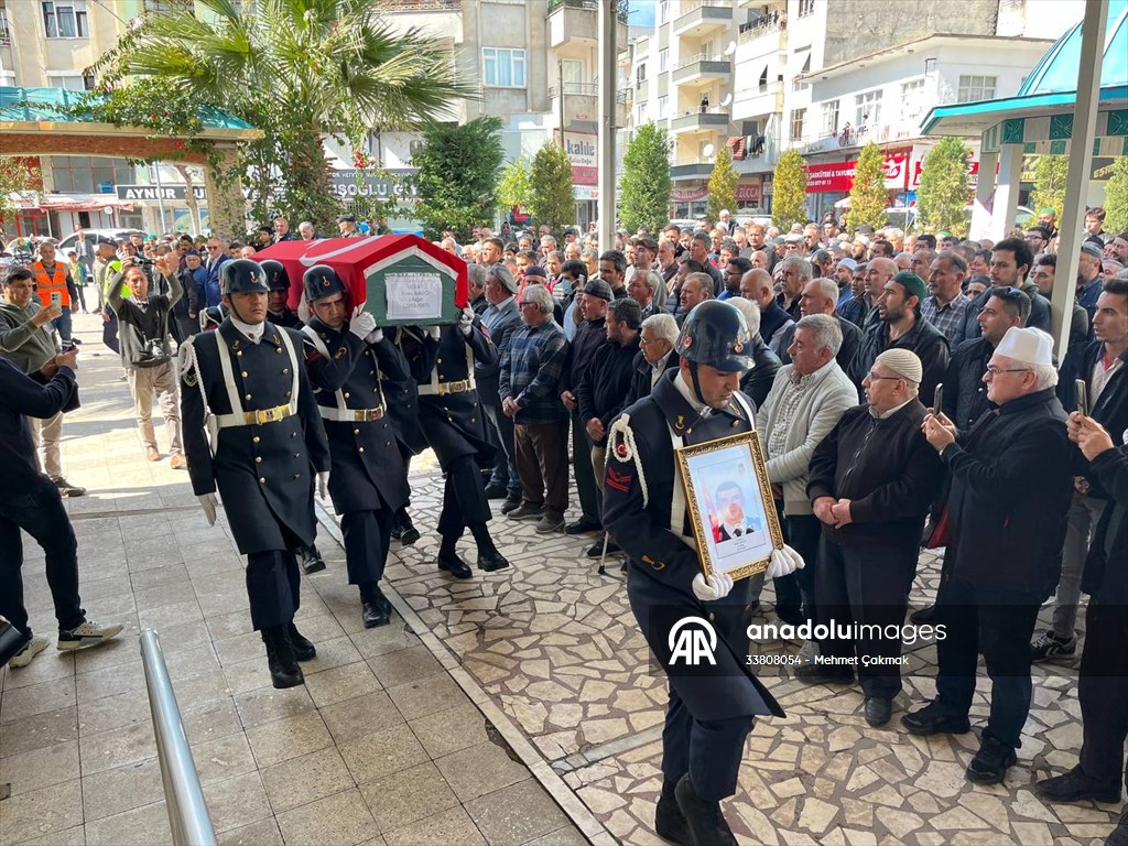 Trafik kazasında hayatını kaybeden teğmen, Antalya’da toprağa verildi