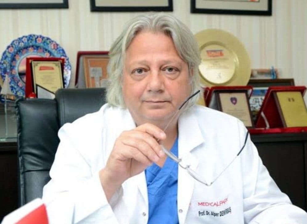 Antalya’da sayısız organ nakli ameliyatına imza atan Prof. Dr. Demirbaş vefat etti