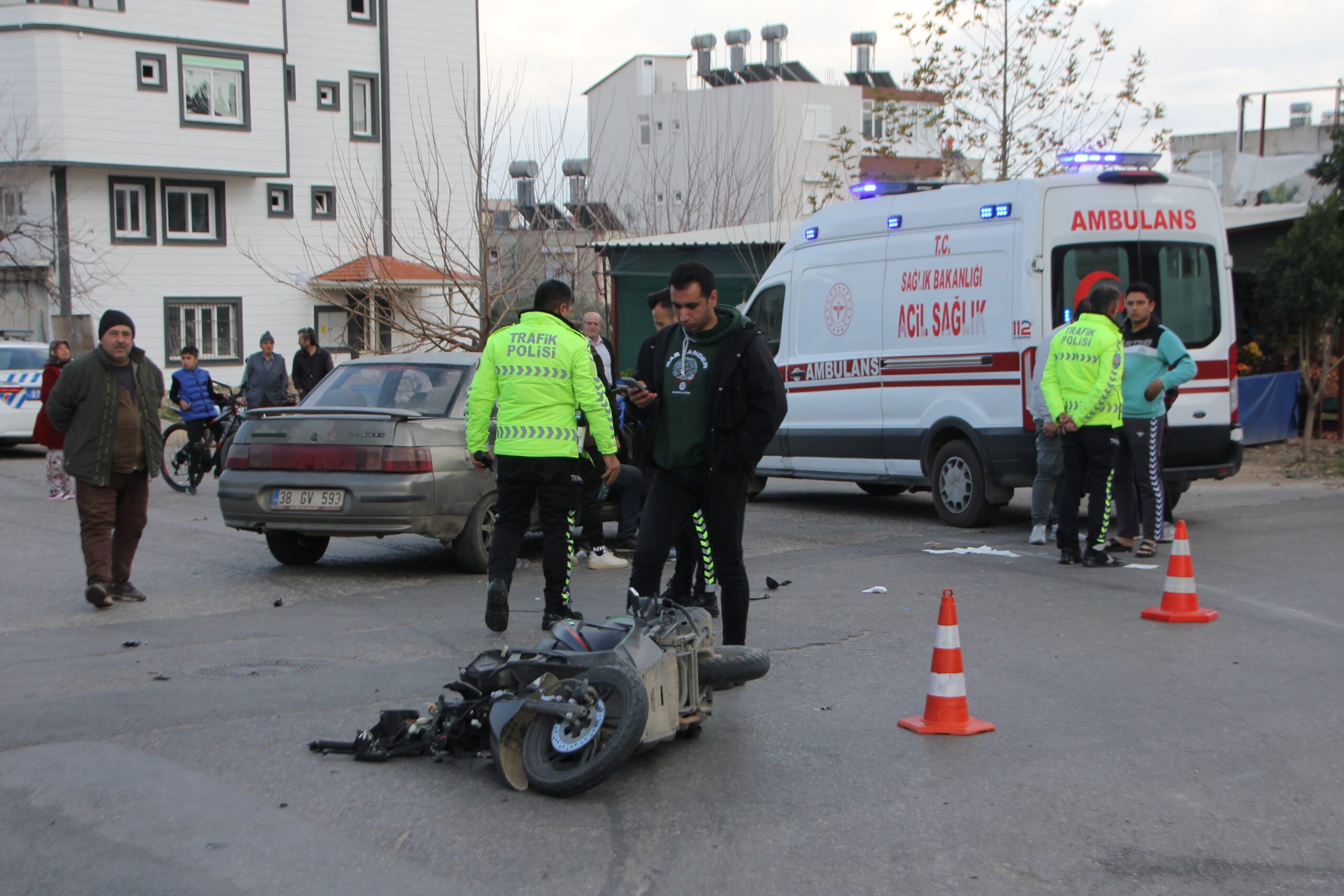 Bursa’da bir kişi anne babasını ve kardeşini öldürdü