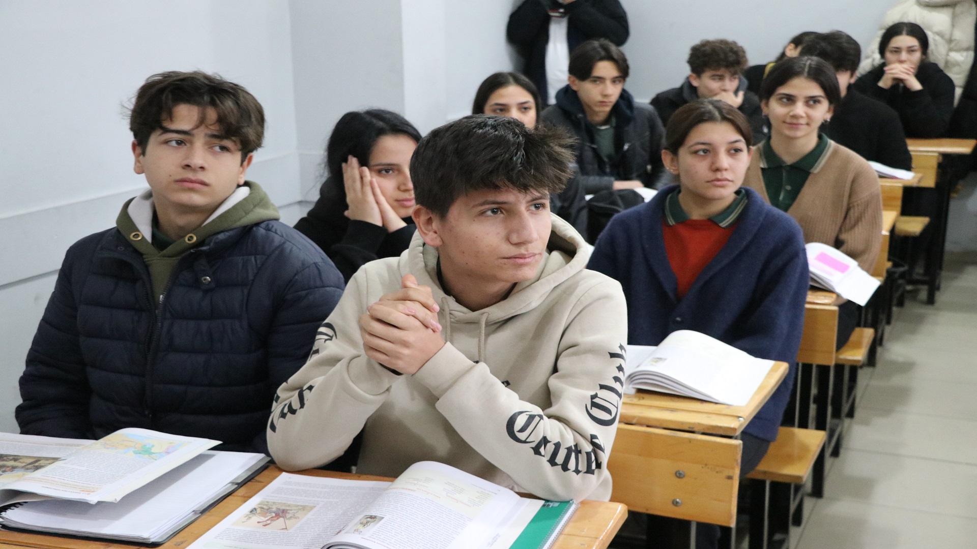 Okullarda yarı yıl tatili sonrası ilk ders zili çaldı