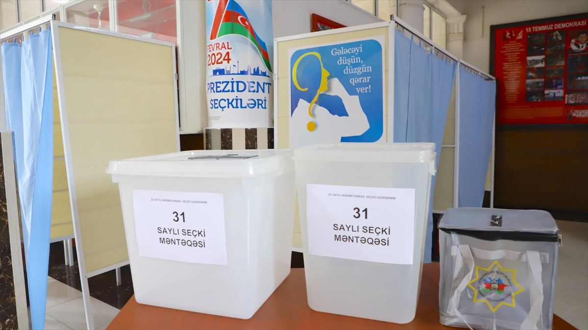 Azerbaycan’da cumhurbaşkanı seçimi için oy verme işlemi başladı