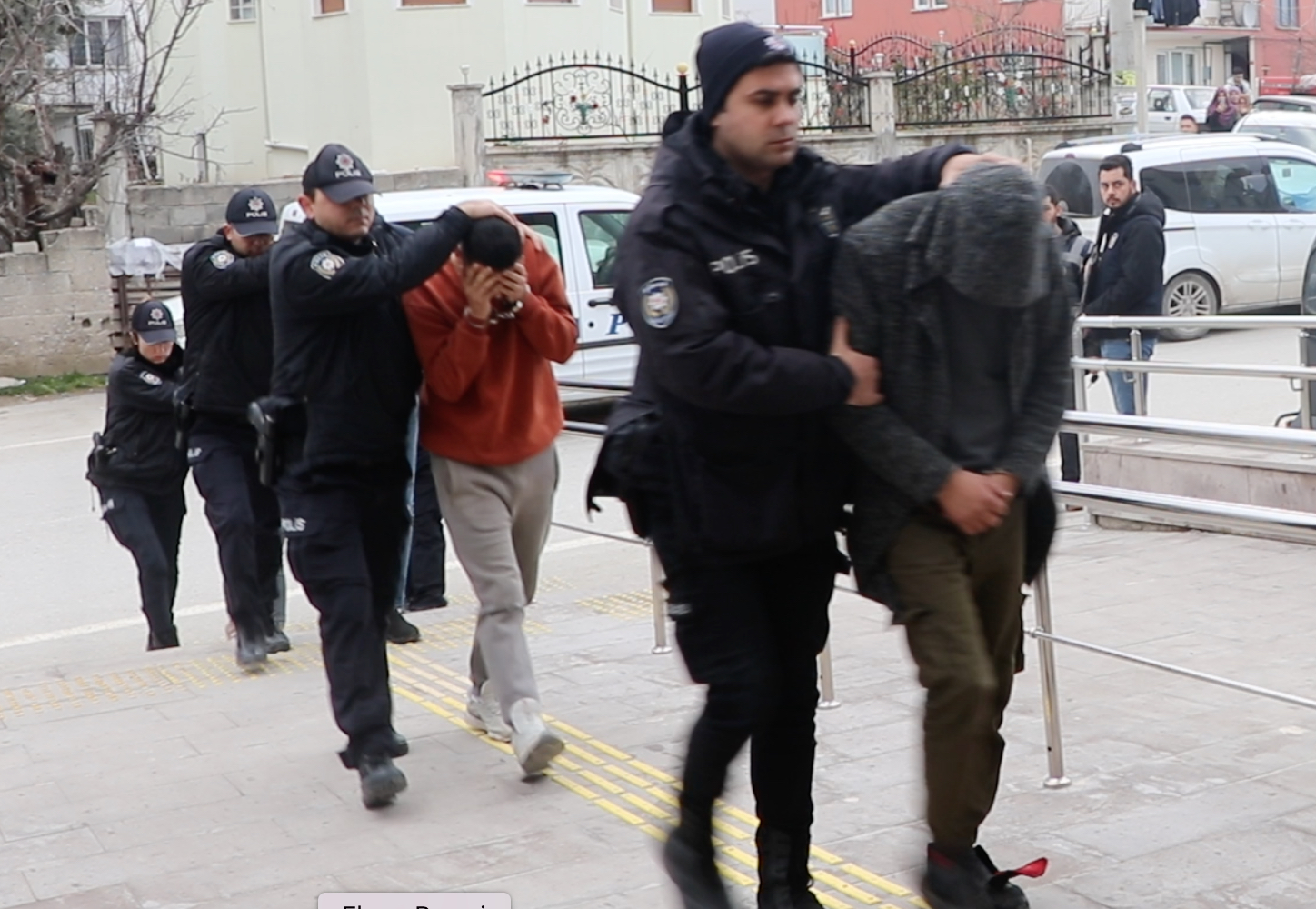 Burdur’da eski karısını öldüren zanlı ve 7 şüpheli adliyeye sevk edildi